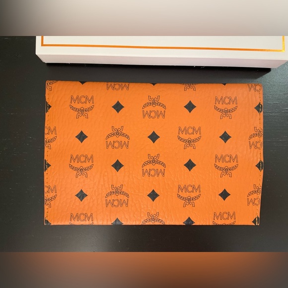 NIB MCM Beauty Clutch - Picture 4 of 5